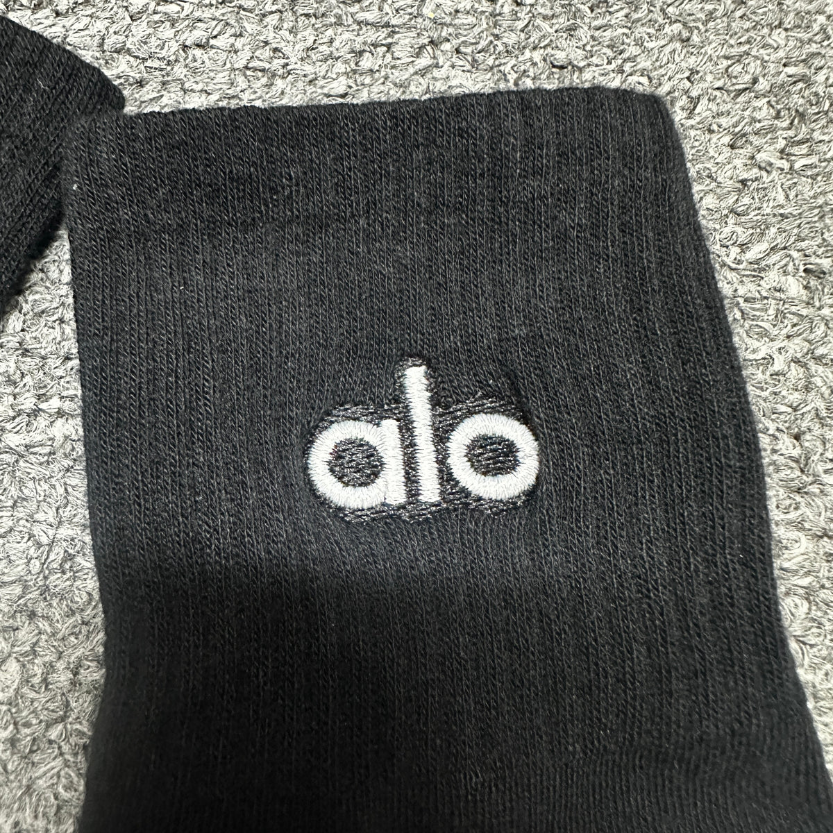 Alo Yoga Unisex Half-Crew Throwback Sock