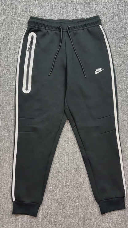 Nike Tech Men's Fleece Joggers with Reflective Accents