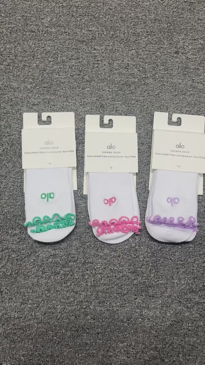 Alo Yoga Women's Lettuce Edge Socks