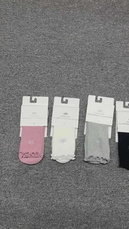 Alo Yoga Women's Lettuce Edge Socks