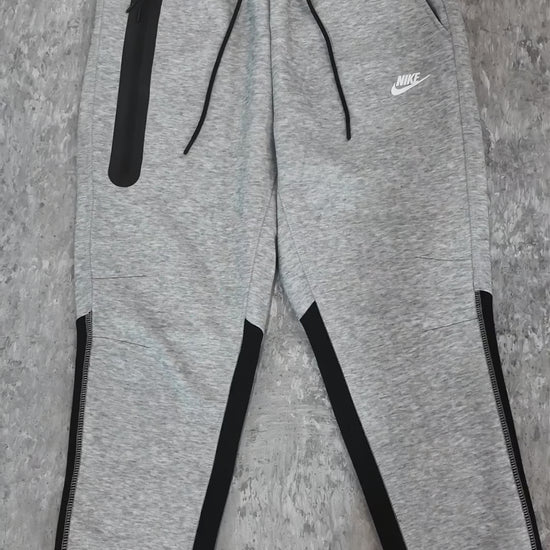 Nike Sportswear Tech Fleece Slim Fit Joggers