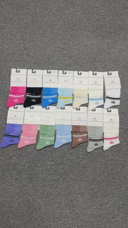 Alo Yoga Unisex Throwback Socks